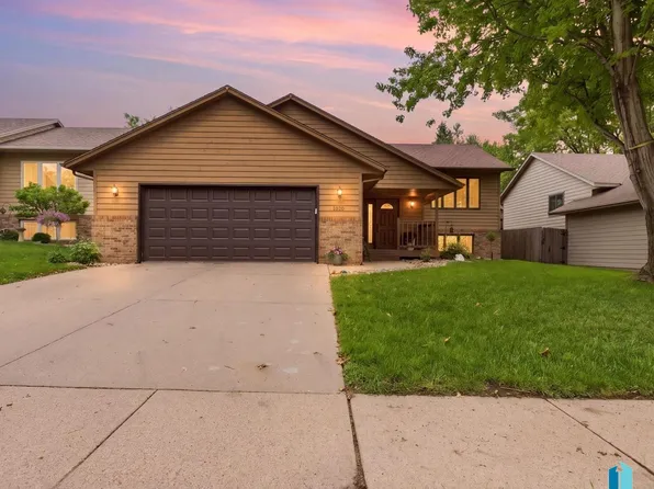 5024 E Fernwood Dr, Sioux Falls, SD 57110