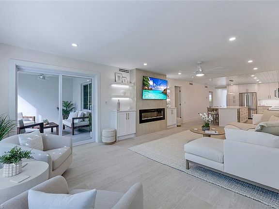 5th image of 4200 Belair LN #206
