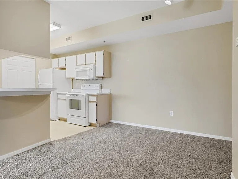 6321 Aragon Way #206 — Photo 9