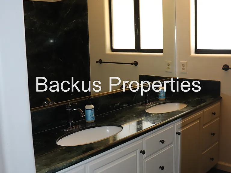 11585 McCarthy Rd — Photo 9
