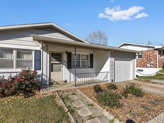 2nd image of 527 Lyndhurst Dr