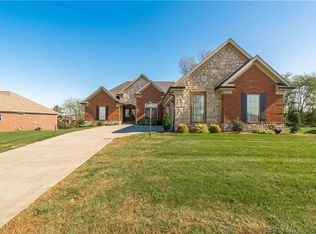 2904 Boulder Ridge Dr, Jeffersonville, IN 47130