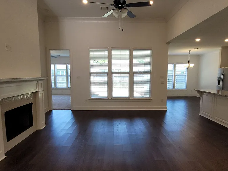 9587 S Creek Dr — Photo 4