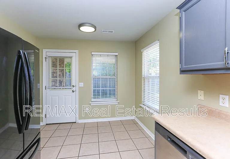 3703 SW Carriageway Ave — Photo 12