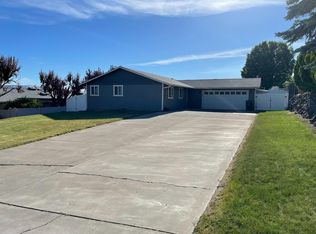 807 S 5th St, Selah, WA 98942