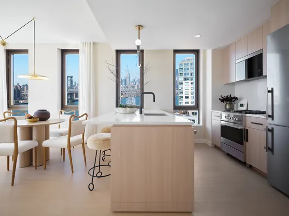 482 Kent Avenue 902 image 1 of 10