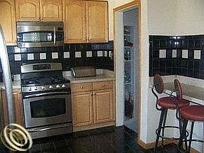 4th image of 23051 Oneida Ave