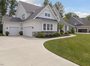 32613 Diamondhead Dr, Avon Lake, OH 44012