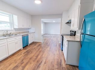 1011 N Roberson St, Conroe, TX 77301