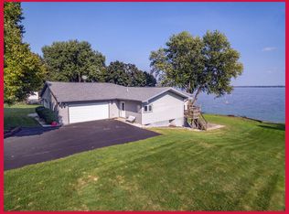 W8597 E Lake Dr, Fort Atkinson, WI 53538