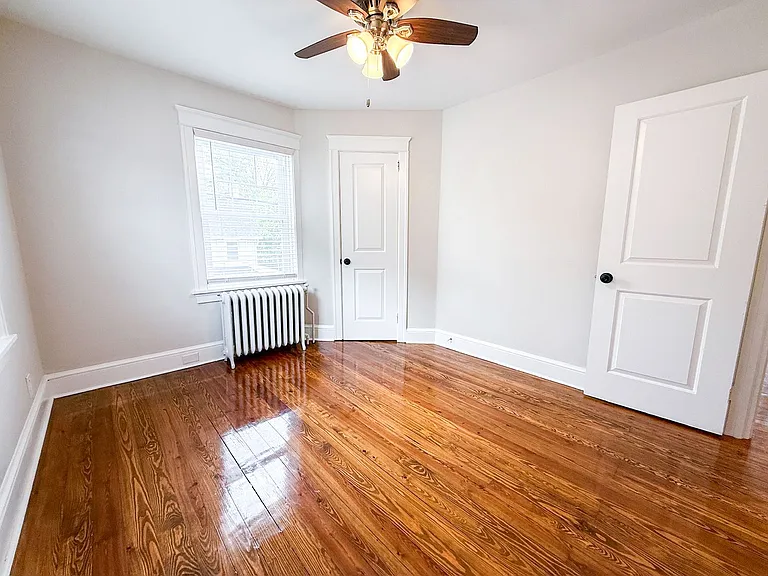 412 1st Ave — Photo 22