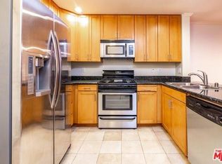 2811 W Francis Ave #107, Los Angeles, CA 90005