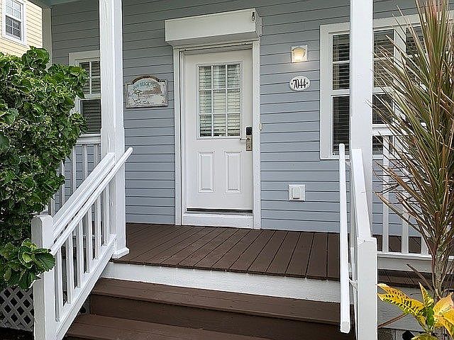 2nd image of 7044 Harbor Village Dr