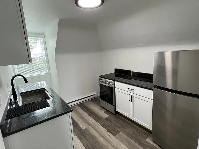 194 Sheridan Ave #3 — Photo 4
