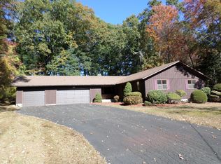 153 Shallowbrook Ln, Manchester, CT 06040