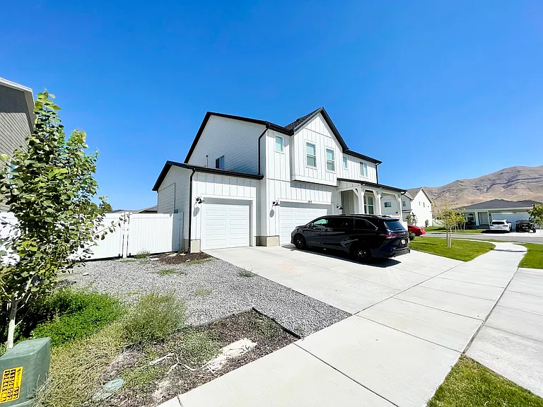 E Chukar Dr — Photo 3