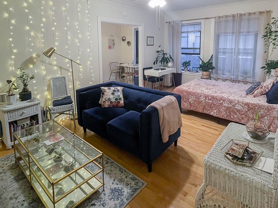 1st image of 540 1/2 W Briar Pl #5I