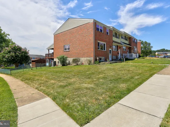 901 Stormont Cir, Baltimore, MD 21227