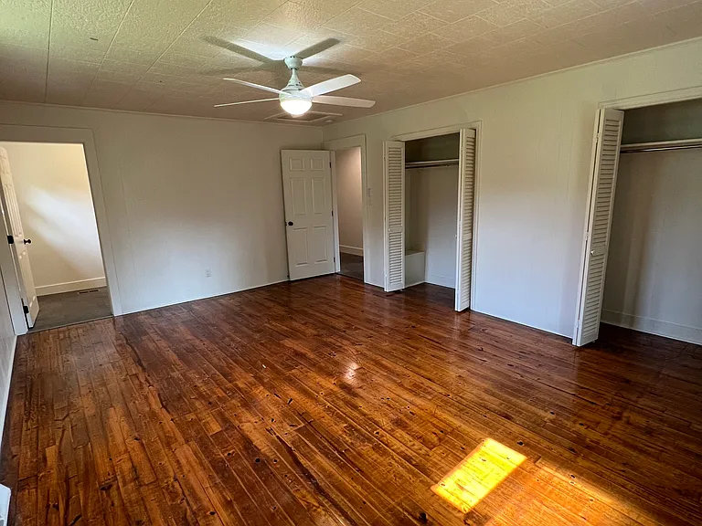 101 Eastwood Ave — Photo 23