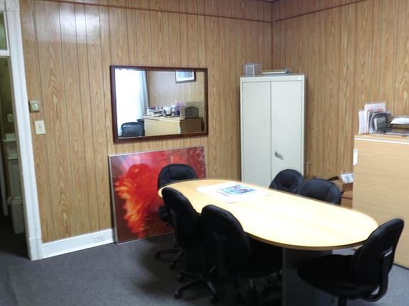 2nd image of 1115 G St NE