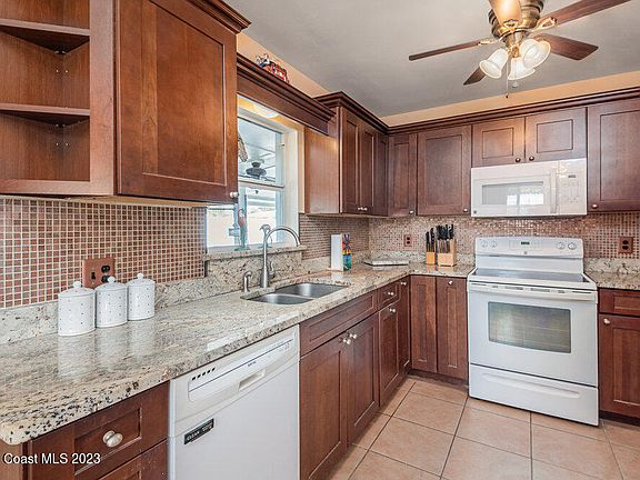 3rd image of 320 Belair Ave