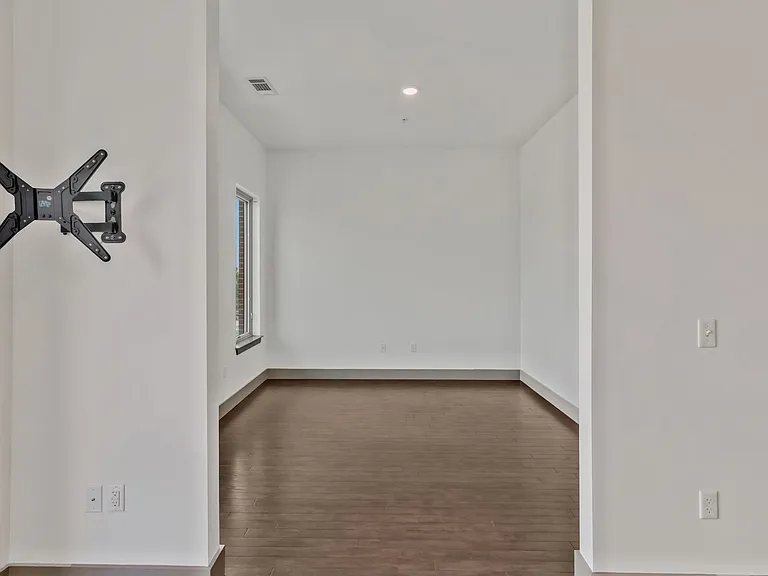 2407 8th Ave S #505 — Photo 27
