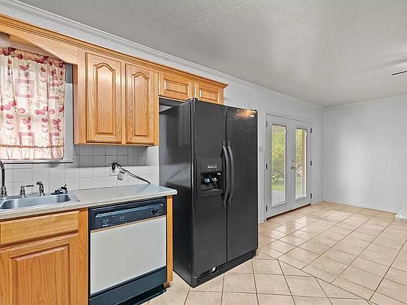 5th image of 4613 Alton St