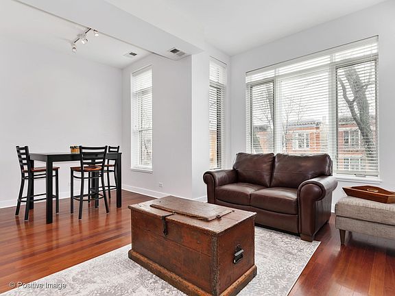 4th image of 1316 N Oakley Blvd #2