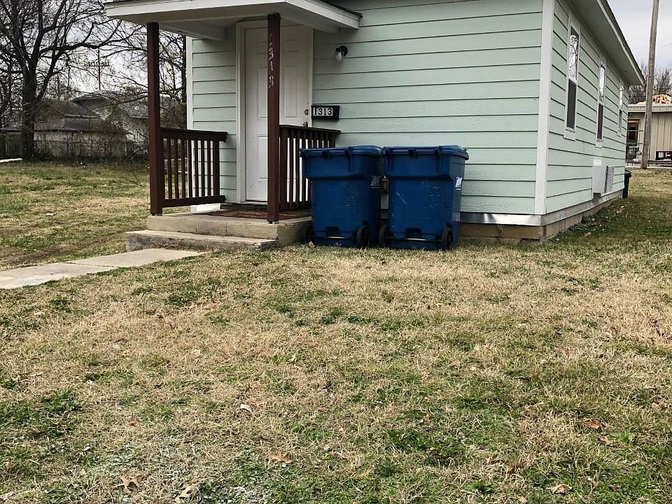 2nd image of 1313 Central St