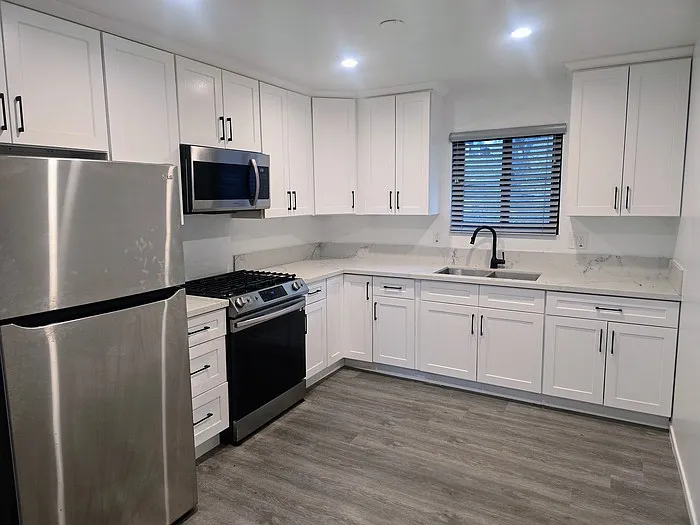 2 bed, 1.0 bath, $1,550 — Photo 3