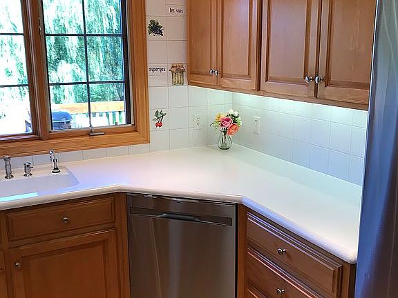 5th image of 357 White Stag Ct SW