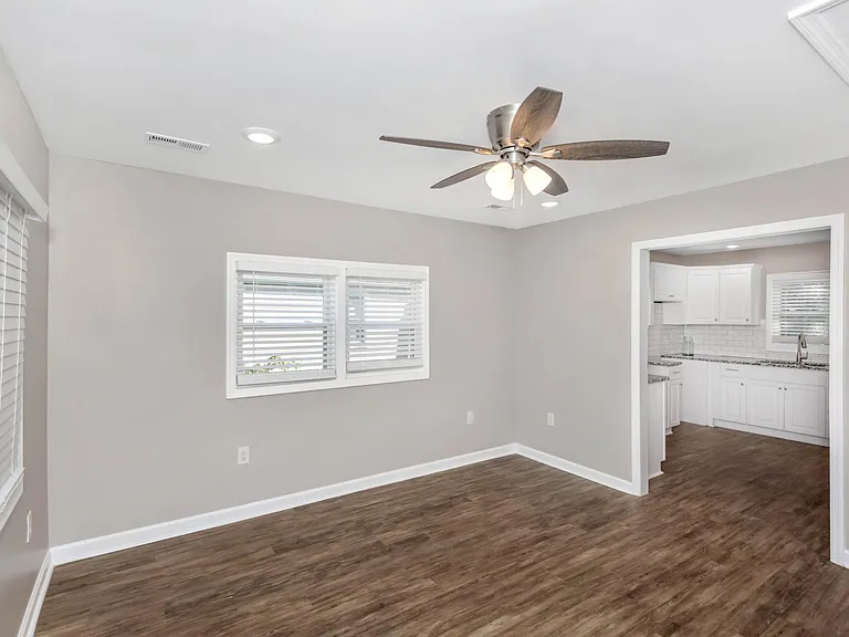2819 Barbara Dr NW — Photo 11