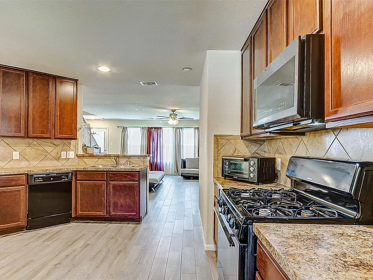 21219 Fox Hillside Way — Photo 14