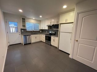 10141 Pasadena Ave APT B, Cupertino, CA 95014