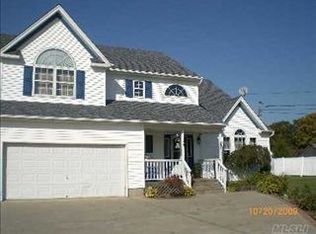 2243 Horseblock Rd, Medford, NY 11763