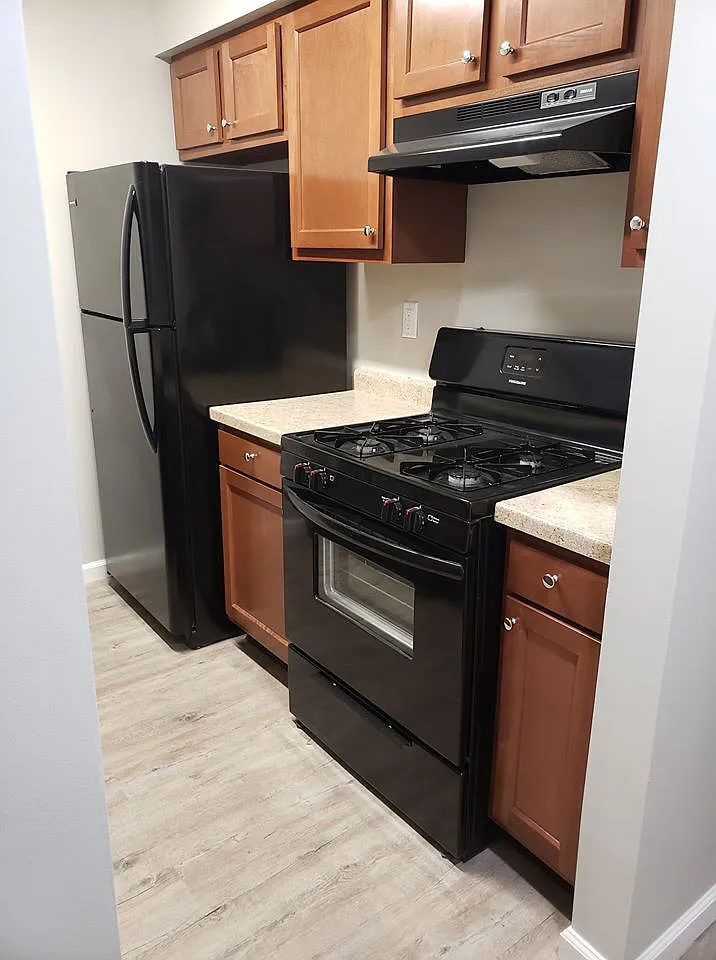 Twyckenham Apartments — Photo 2