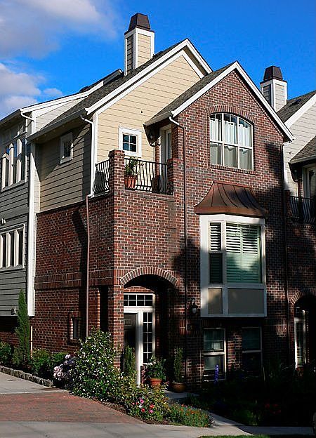 1st image of 611 South St
