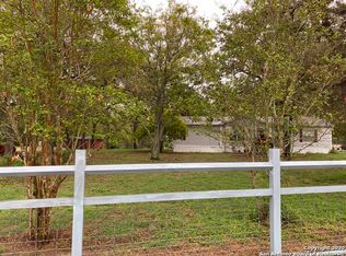 792 Wolf Ln, La Vernia, TX 78121