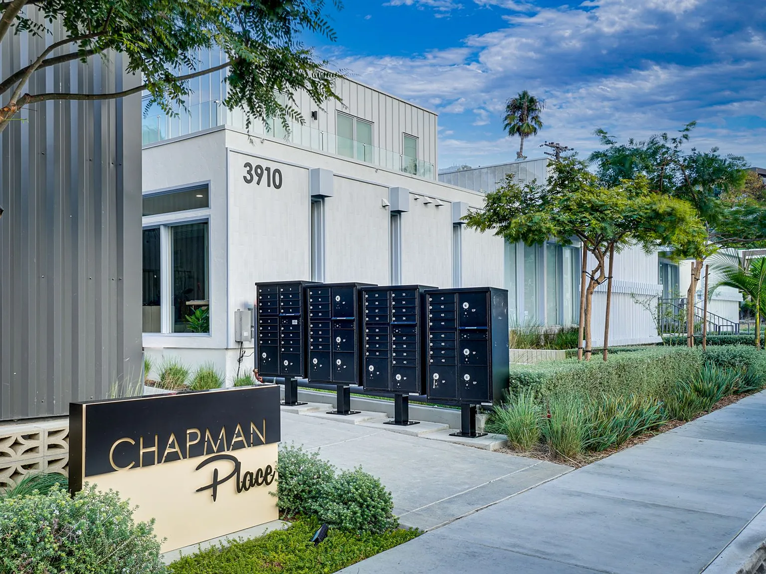 Chapman Place — Photo 3