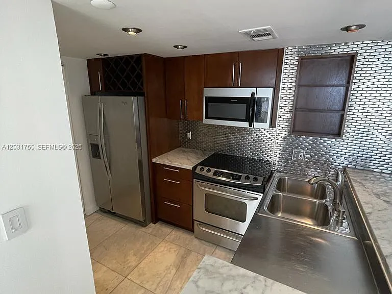 770 Claughton Island Dr #1504 — Photo 2