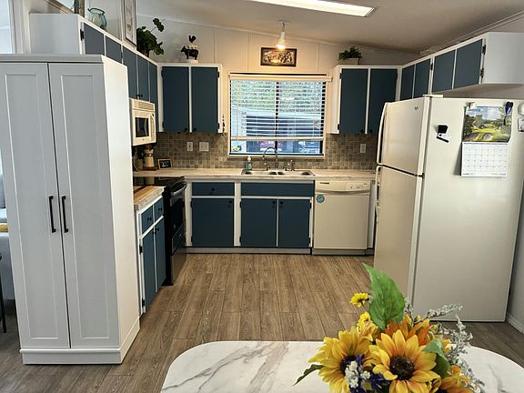 4th image of 19536 Charleston Cir #32