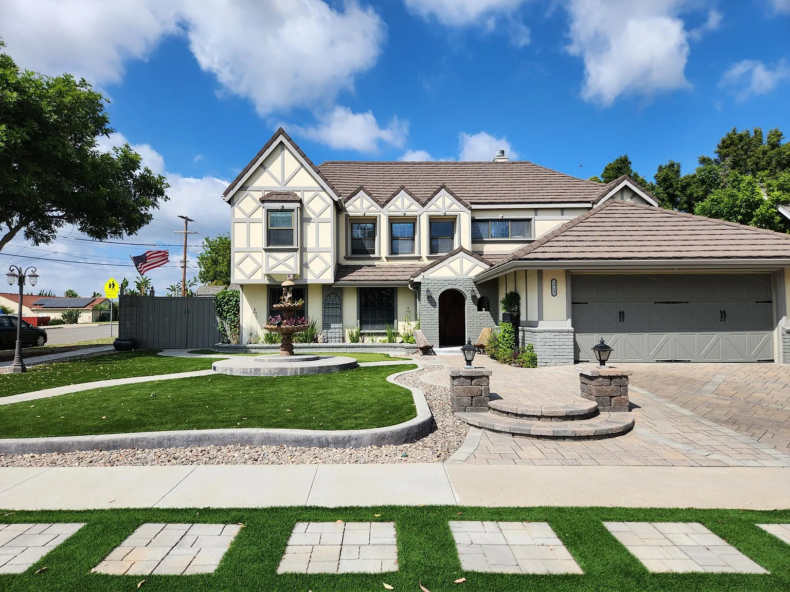 5 bed, 2477 sqft, $5,995 — Photo 1