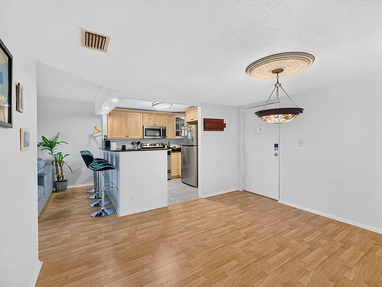 3004 NE 5th Ter #C216 — Photo 22