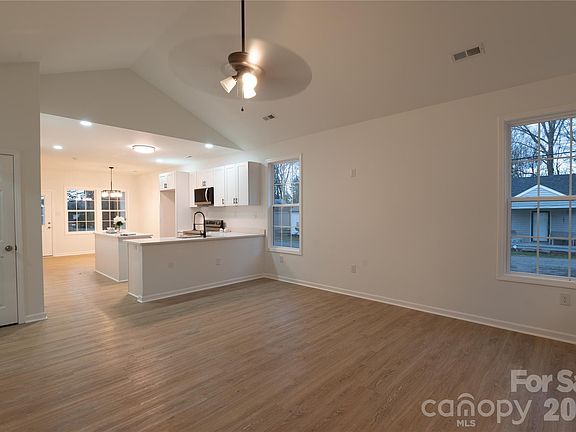 2nd image of 117 Rollins St