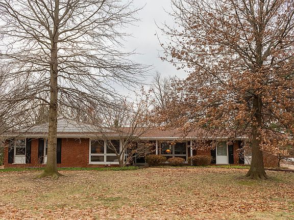 3rd image of 376 Medina Dr