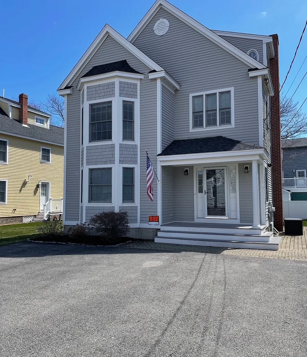 154 S Tibbetts Ave — Photo 3