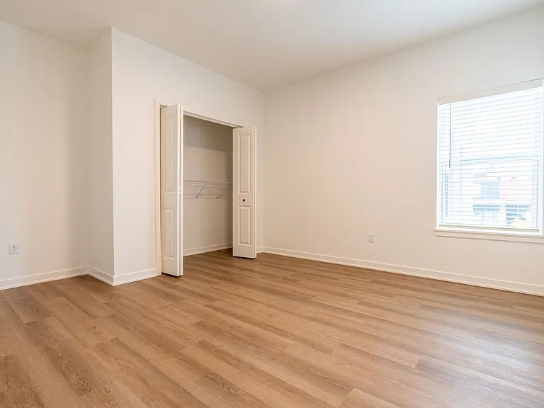 110 N Delaware Ave — Photo 37