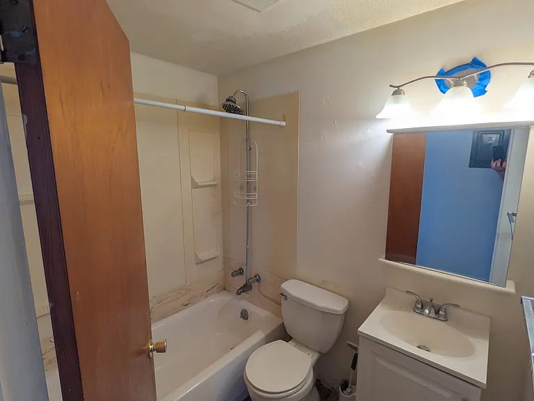486 Whittier St #15 — Photo 6