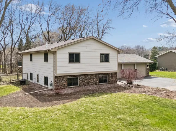 3930 Glendale Dr, Excelsior, MN 55331