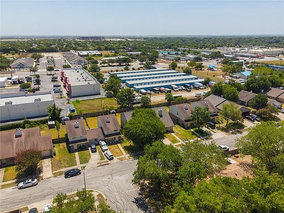 5th image of 705 Valley View Dr #A & B
